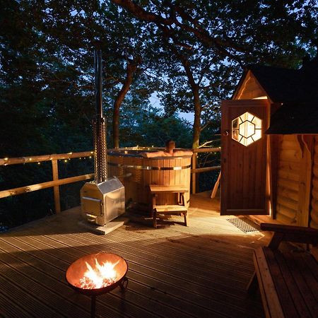 Chestnut Tree House With Hot Tub & Sauna 巴茅思 外观 照片