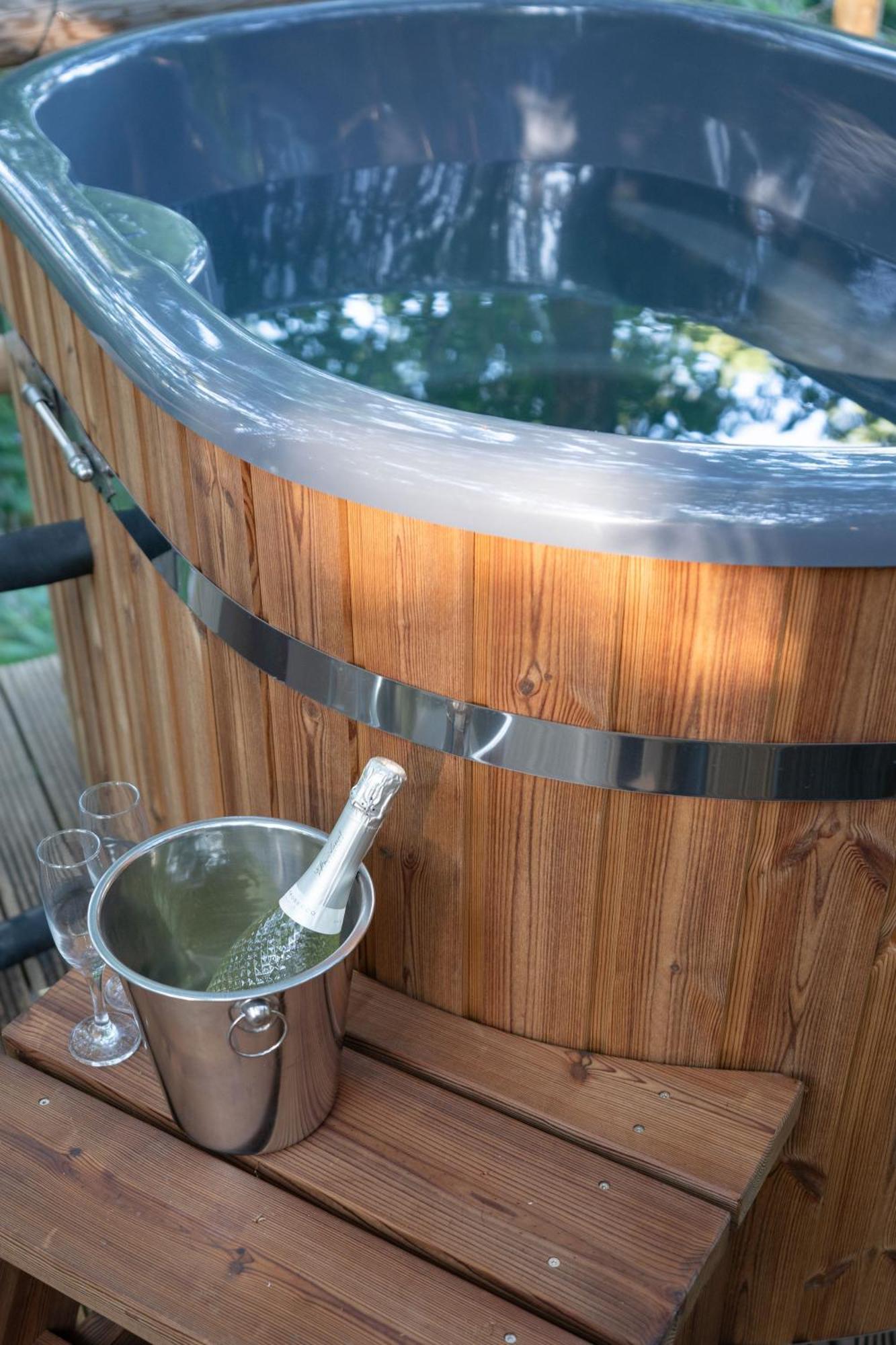 Chestnut Tree House With Hot Tub & Sauna 巴茅思 外观 照片